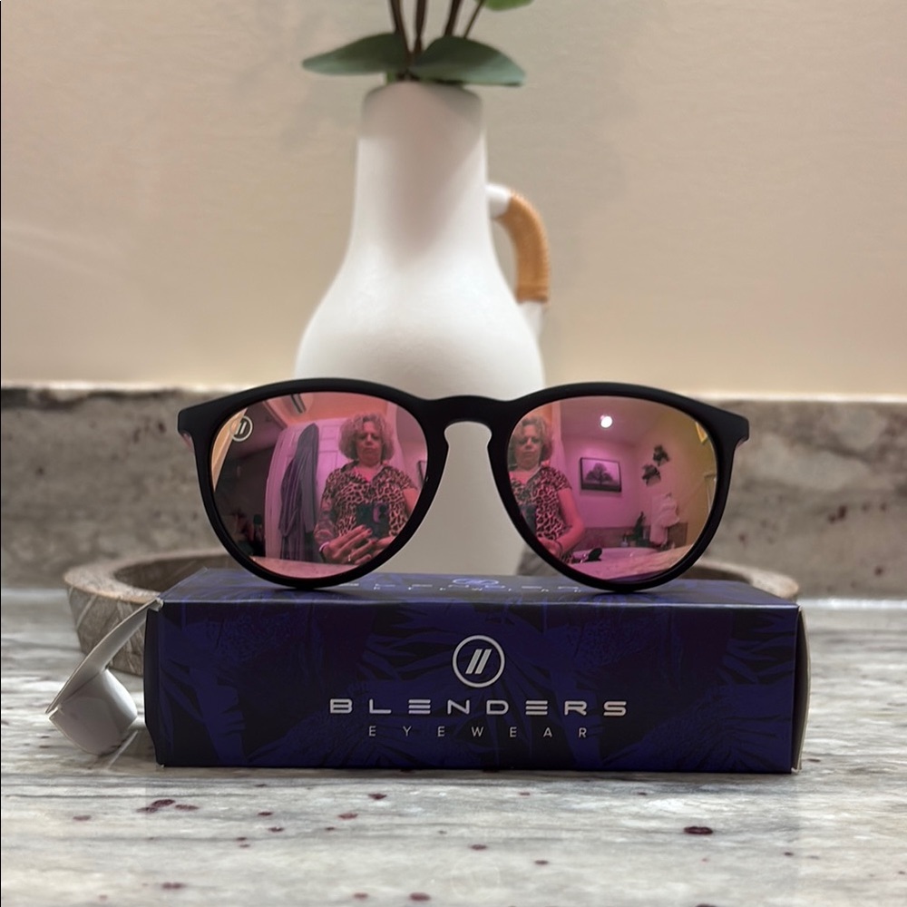 Blenders NWOT Black and Pink Sunglasses